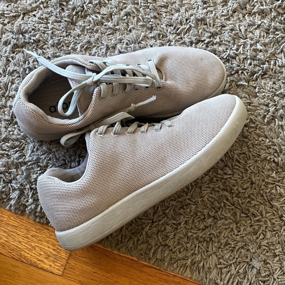 ATOMS Gray Sneakers Model 000